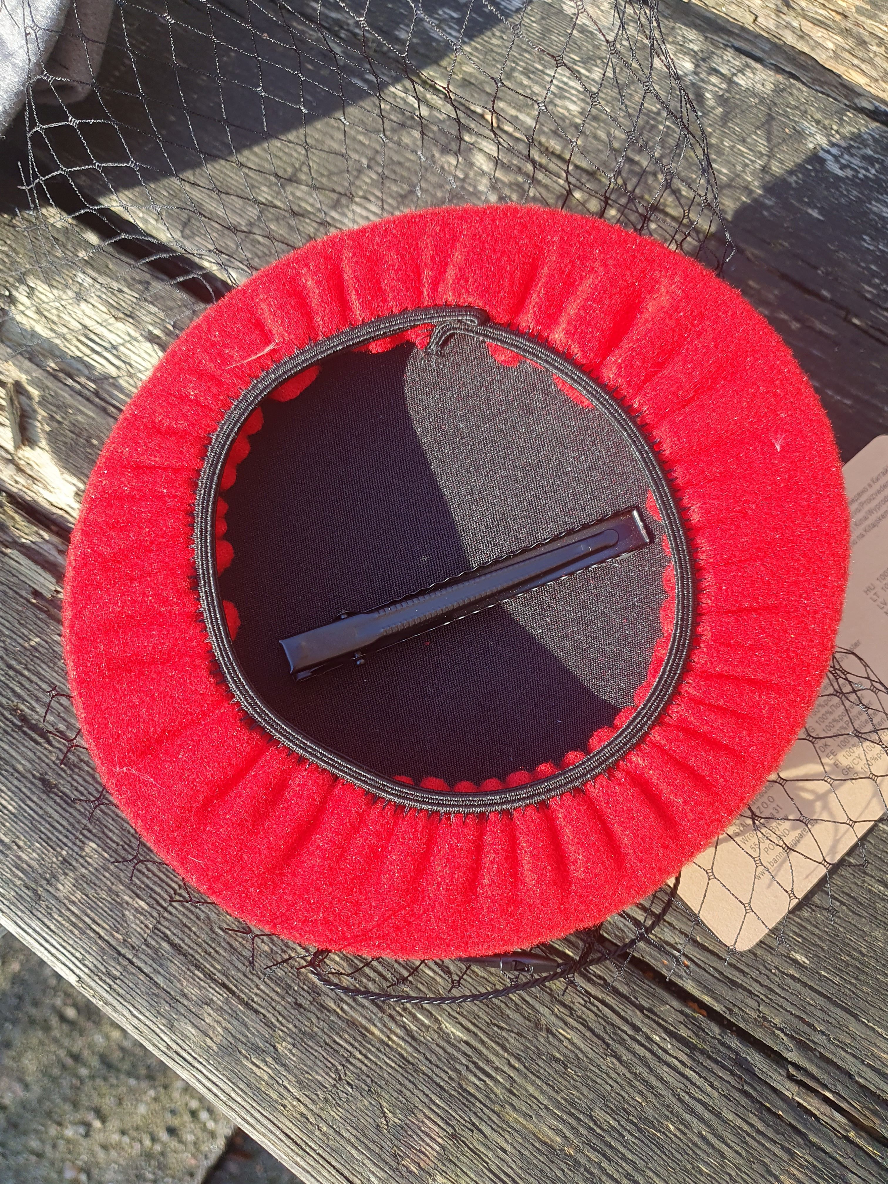 Fascinator/Hütchen rot