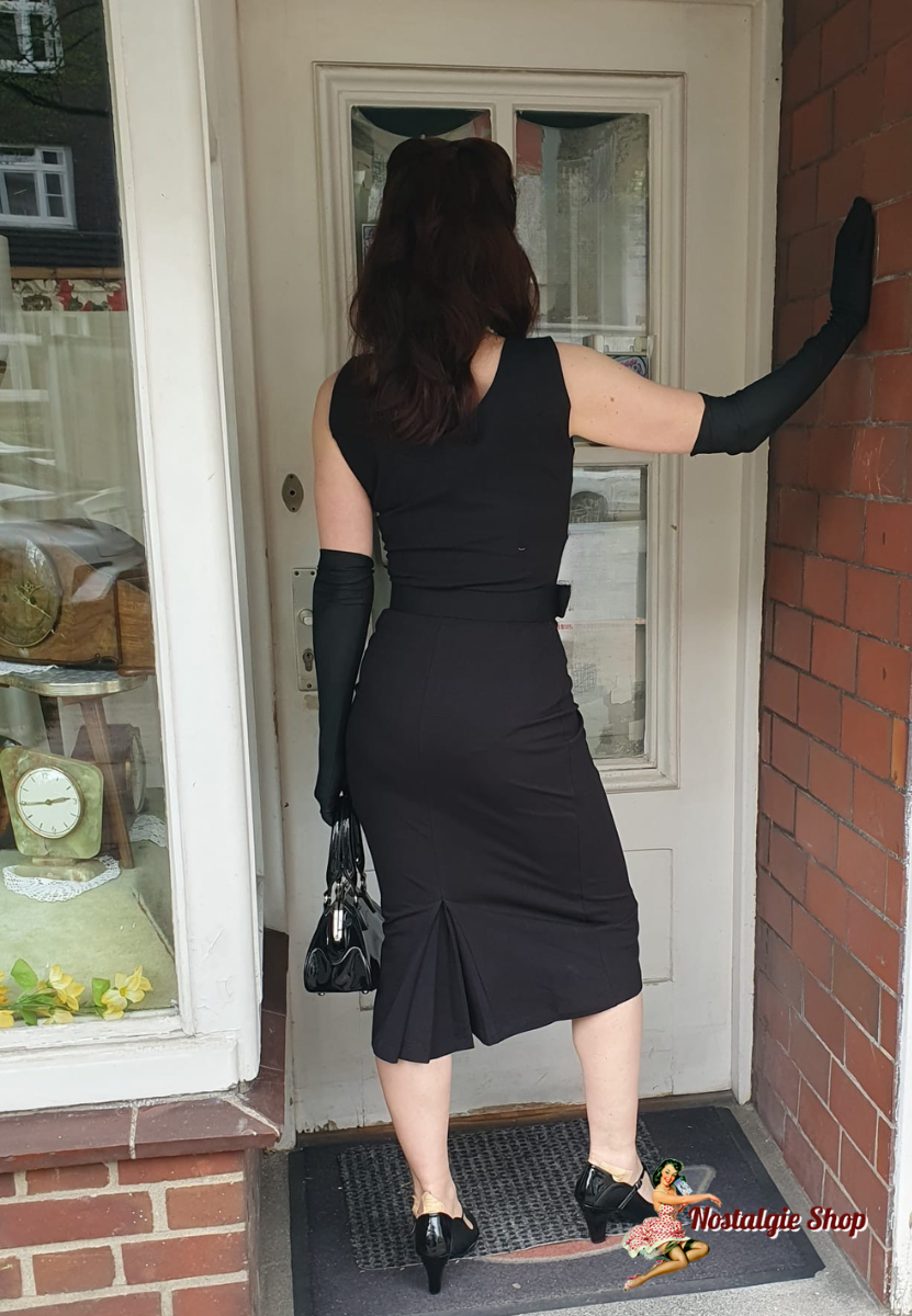 Miss Candyfloss - Melyna-Lou A comfortable stretch wiggle dress