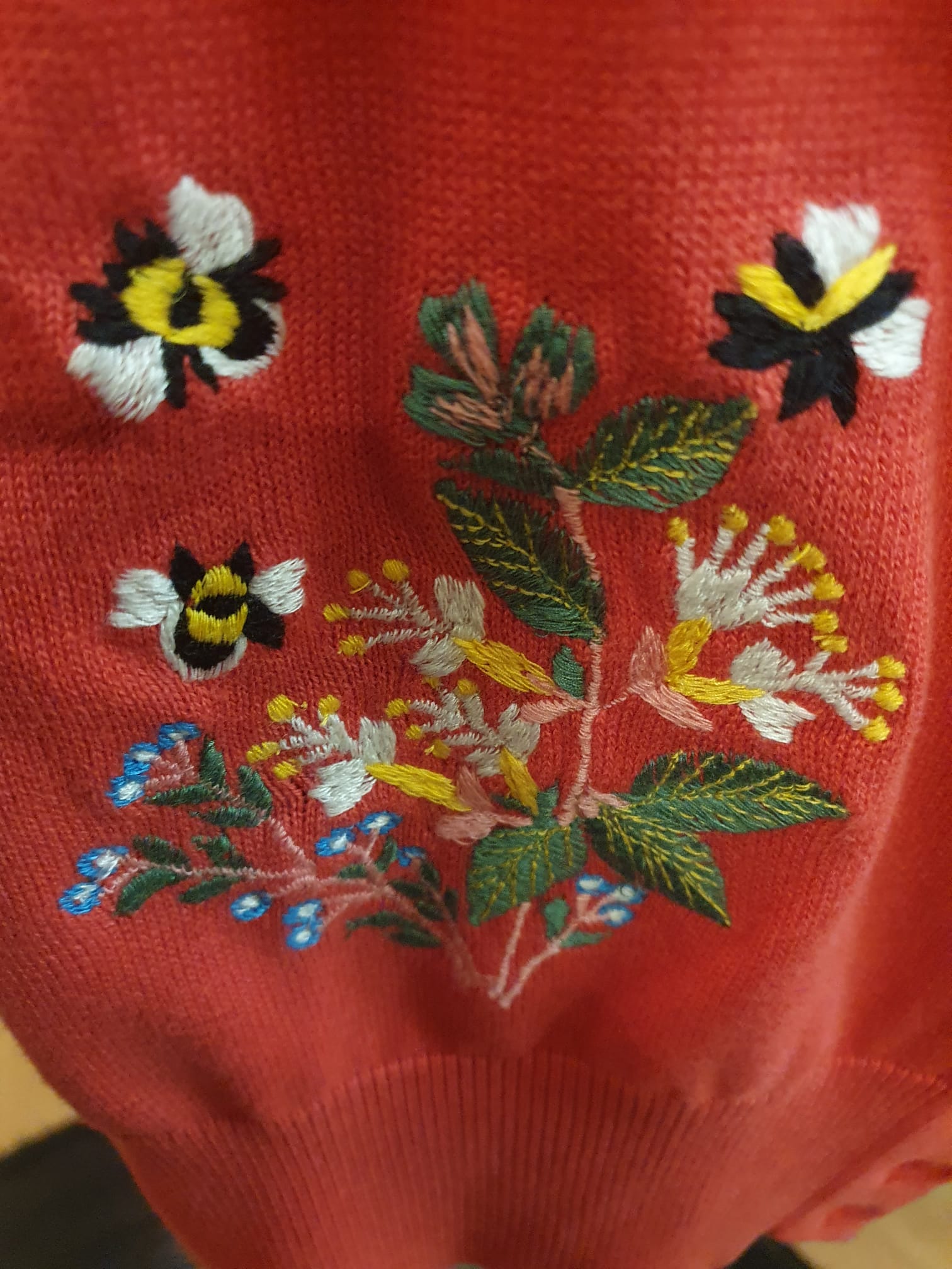Pretty Vacant - Bestickter Bees Cardigan