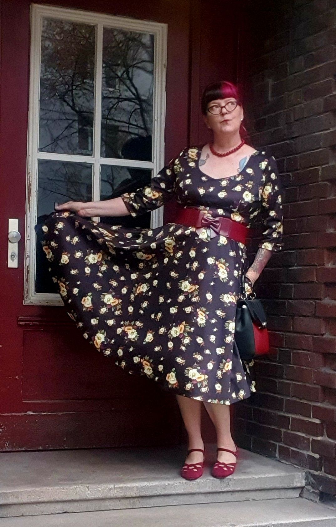 Dolly & Dotty - Scarlette Black & Yellow Floral Swingdress