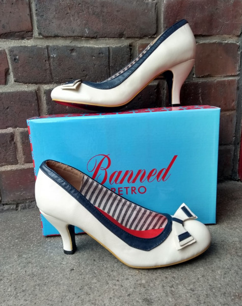 Banned Sparkle Falls Sailor Pumps - Gr. 36-